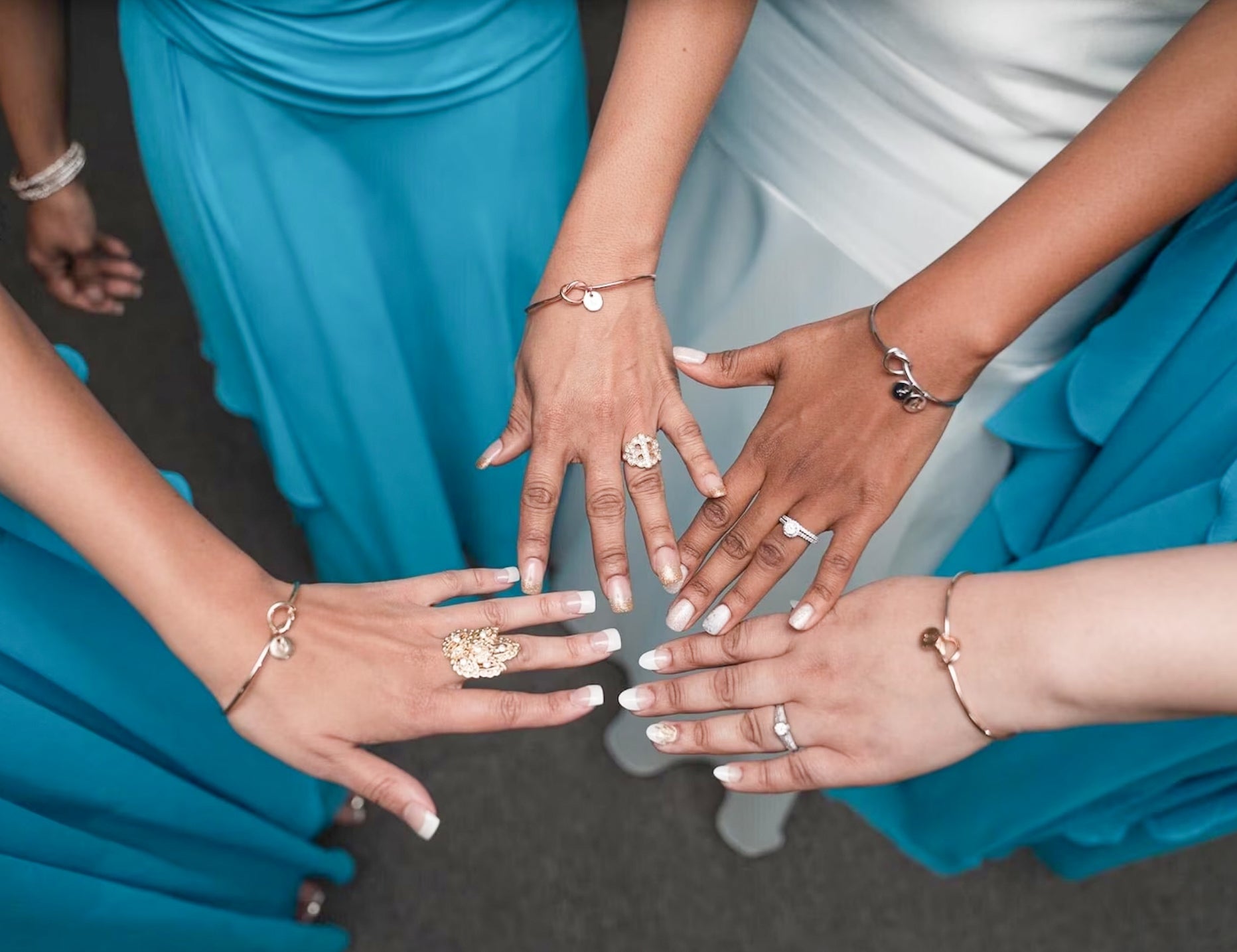 AC "TIE THE KNOT" BRACELET with gemstone